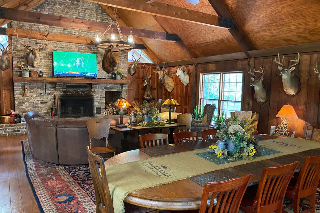 Alabama Lake Lodge - Indoors