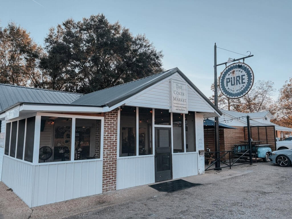 Coker Market in Coker, Alabama serving some of the best bbq in Tuscaloosa, AL
